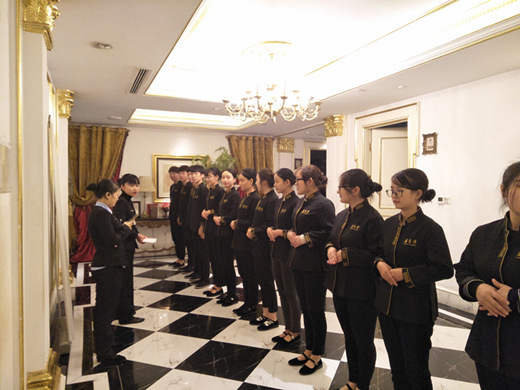 走進(jìn)酒店學(xué)餐飲--16級酒店管理專業(yè)的綜合實訓(xùn)課