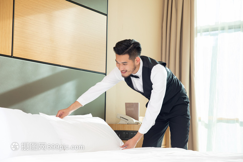 客房枕芯整理標準化流程與酒店管理提升